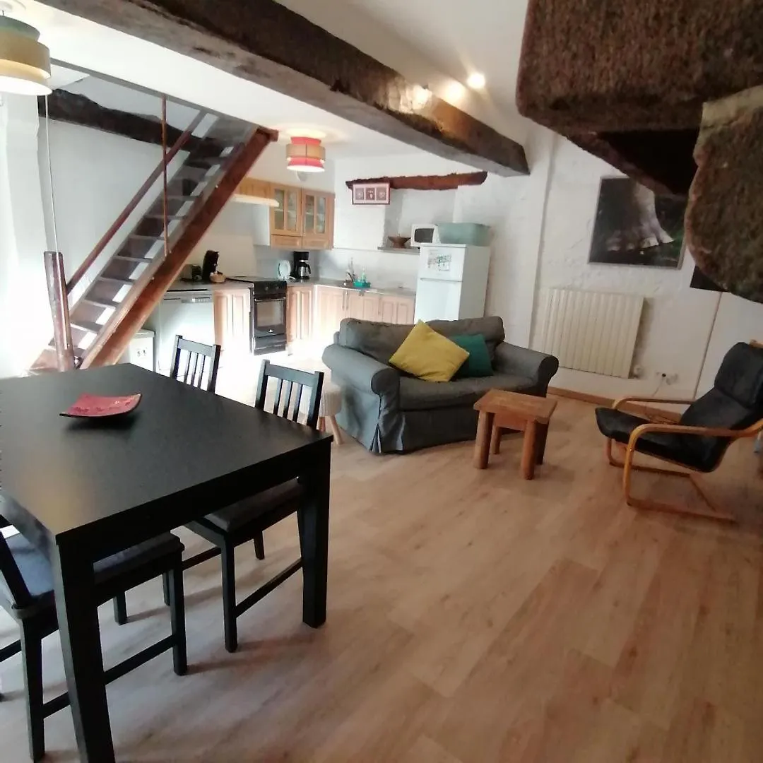Zen Villa Parigné 0*,