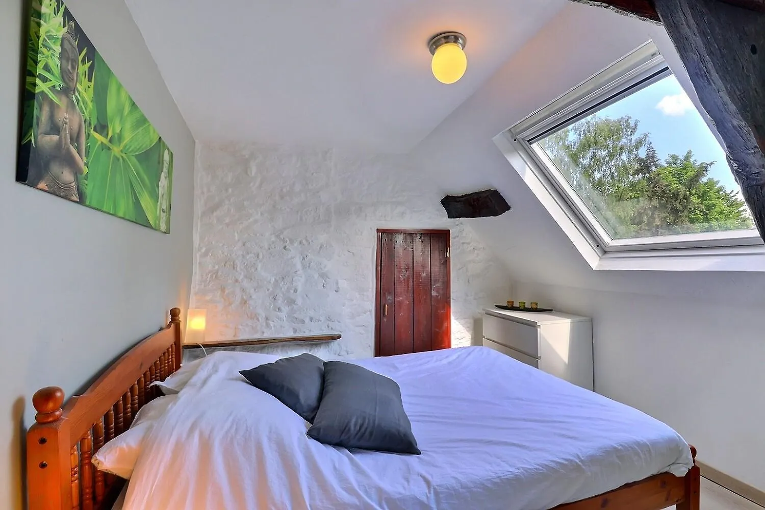 Zen Villa Parigné 0*,  Franciaország
