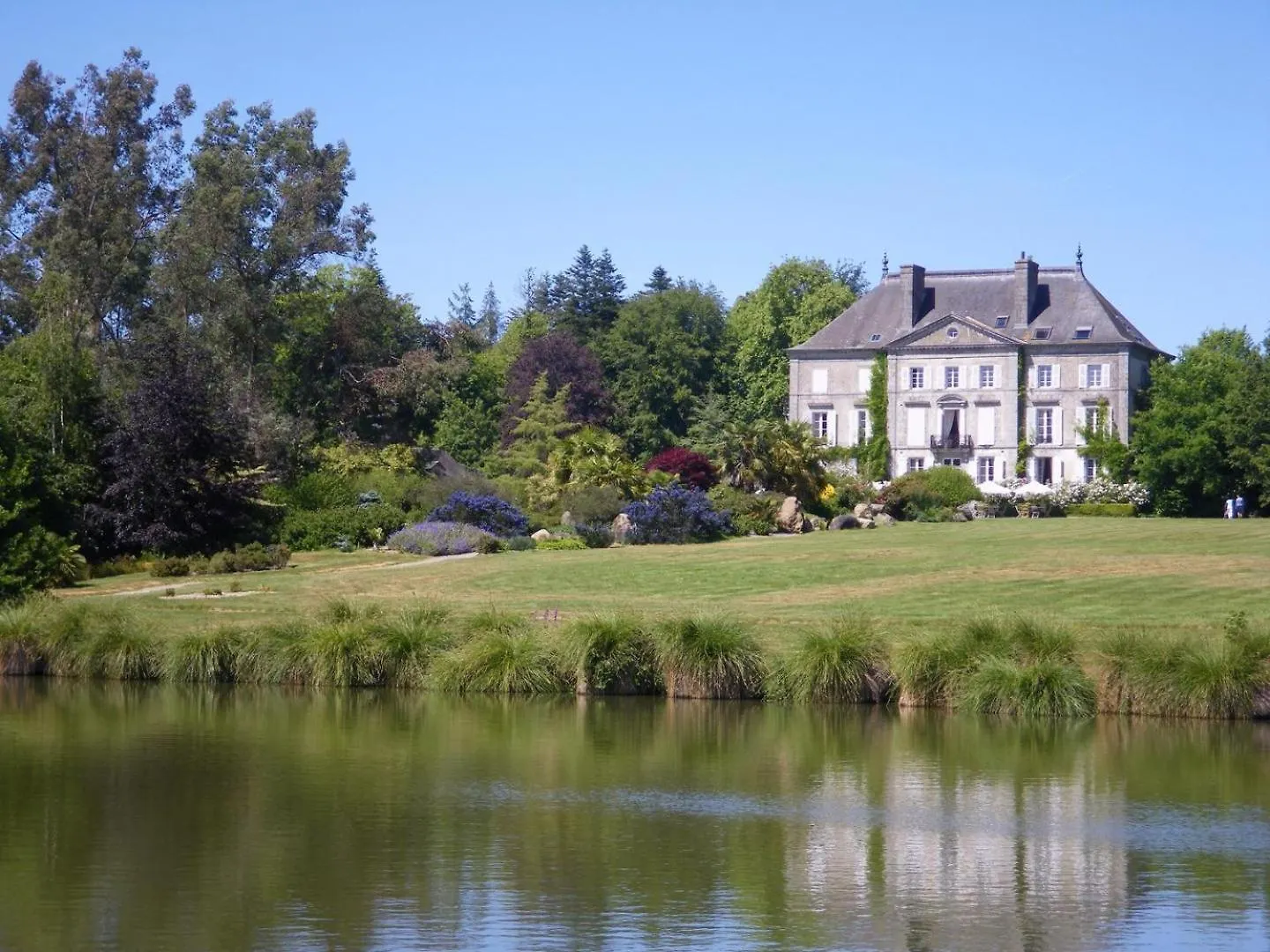 Zen Villa Parigné Franciaország